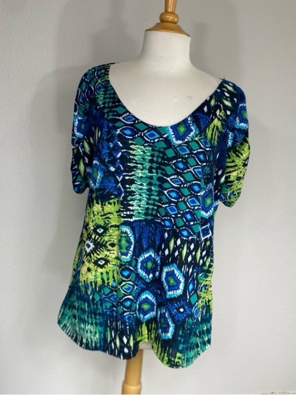 Forever Jade Women's Blue Green Abstract Aztec Scoop Neck T-Shirt Size 3X Boho